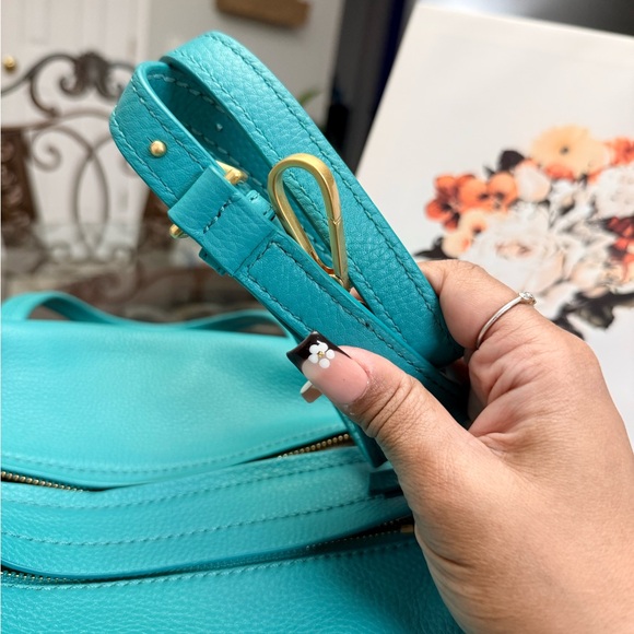 🥳🥳 HOST PICK 🥳🥳  Vera Bradley Aqua Satchel - Picture 6 of 8